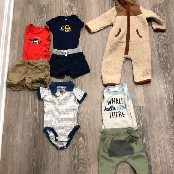Assorted six months boys clothes - Picture 3 of 3